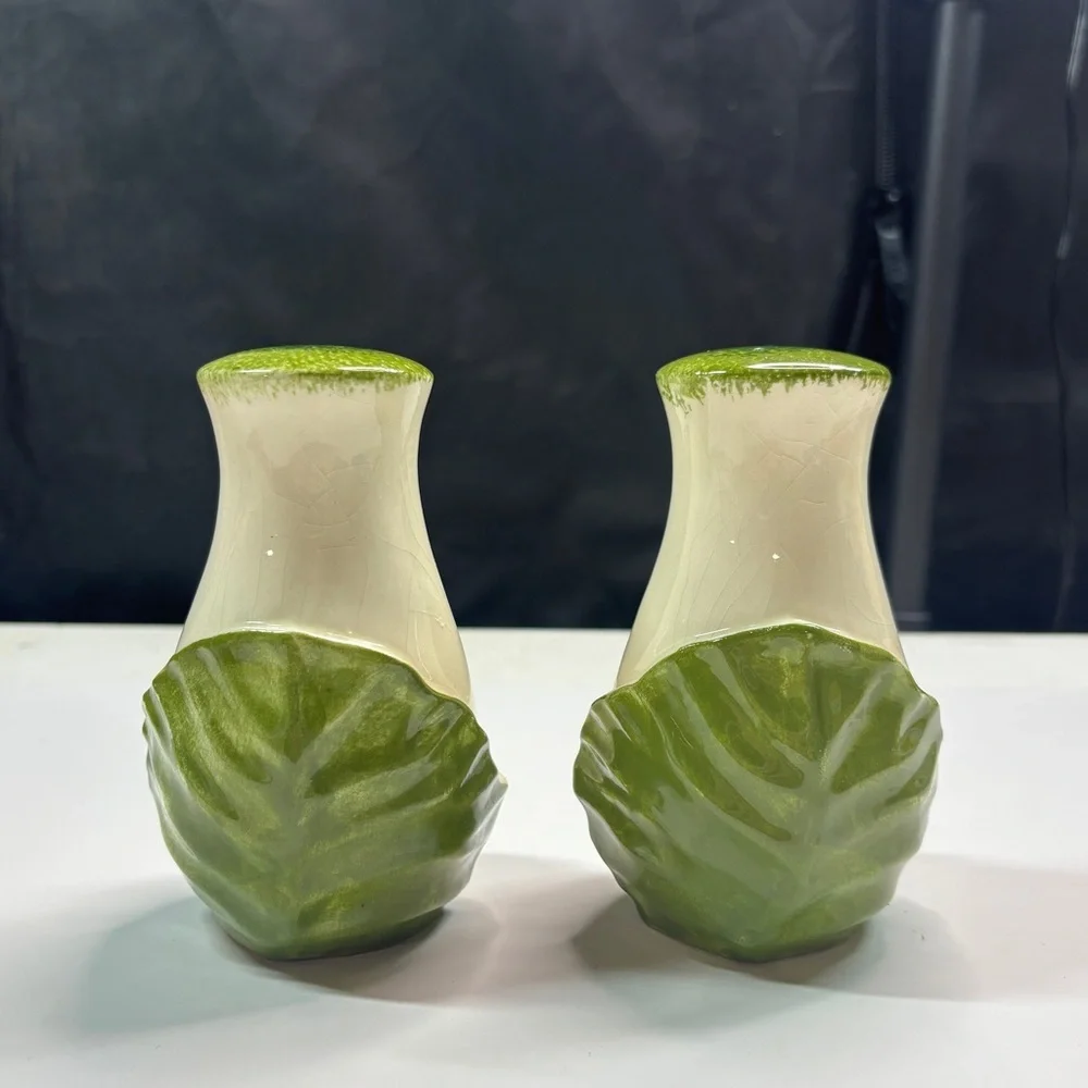 Vintage Salt and Pepper Shaker MCM Lettuce Cabbage Leaf Green White  5”